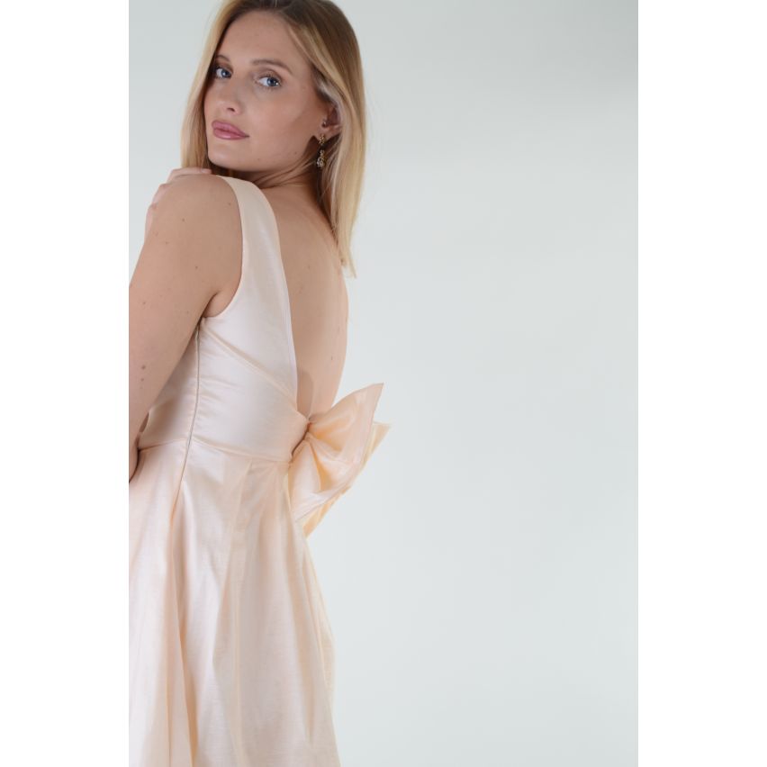 Lovemystyle soie Satin patineuse nue robe avec dos Bow Backless