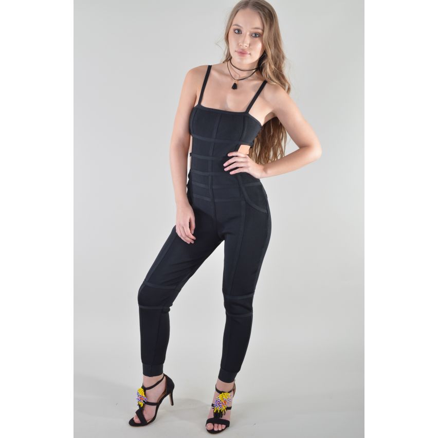 Lovemystyle Bandage Jumpsuit avec découpe du côté en noir