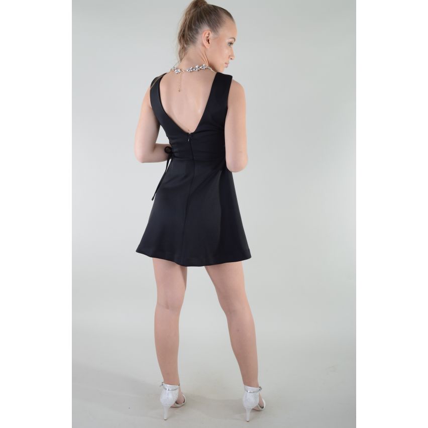 Robe patineuse Lovemystyle plongeante avec lacets détail