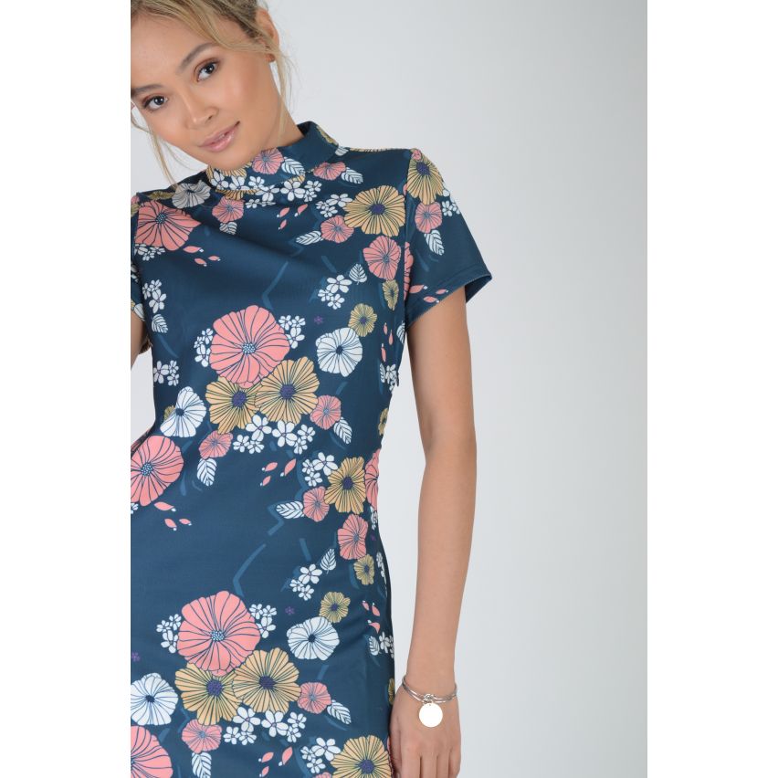 LMS Blue Shift robe avec encolure haute et fleurs orientales