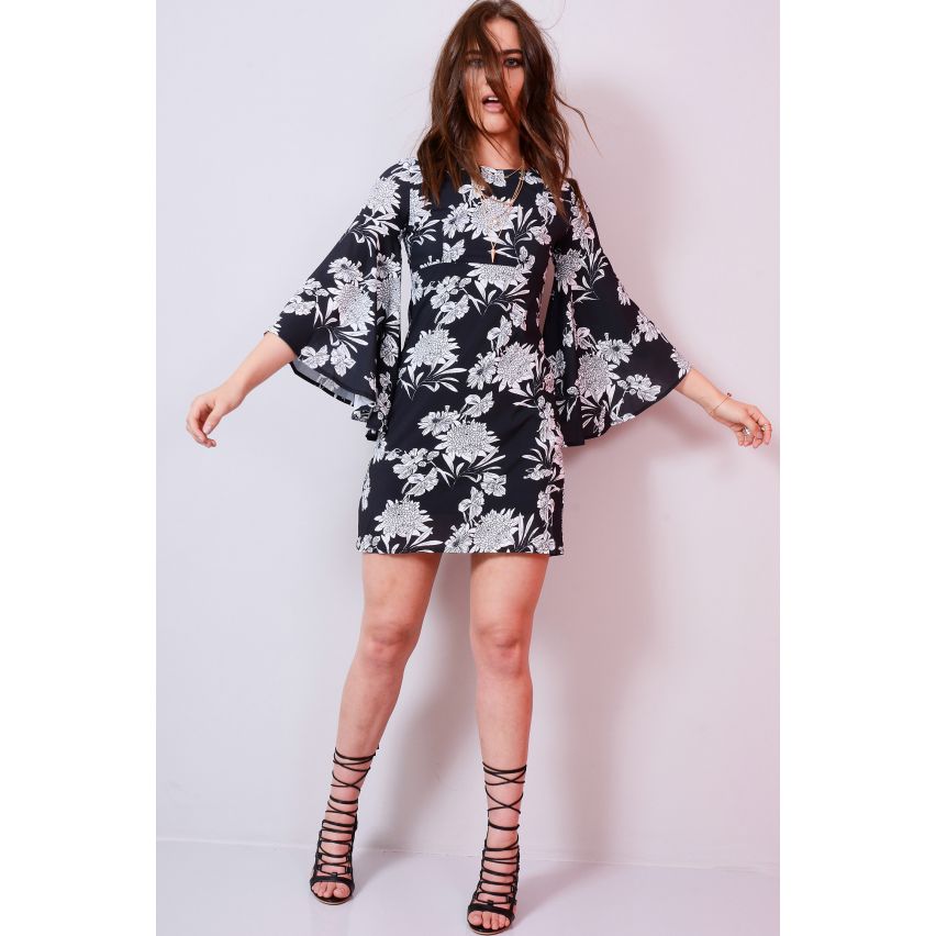 Lovemystyle noir Floral robe avec manches évasés