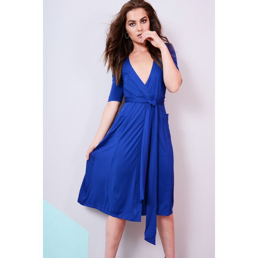 Lovemystyle bleu Royal Maxi robe avec encolure plongeante et de la taille de la cravate