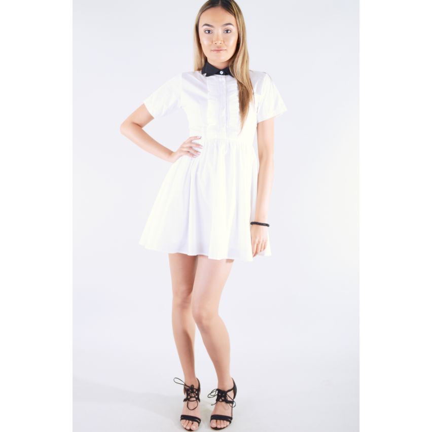 LMS Skater blanc chemise robe avec col noir et le détail de la collerette