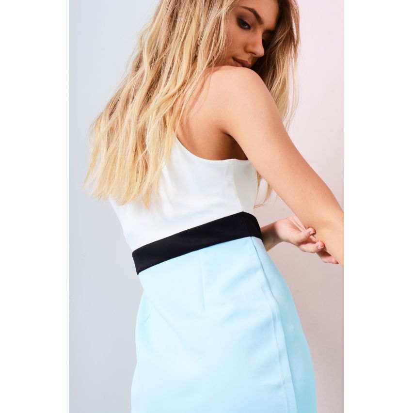 Robe Bodycon LMS en bleu et blanc avec ceinture noir