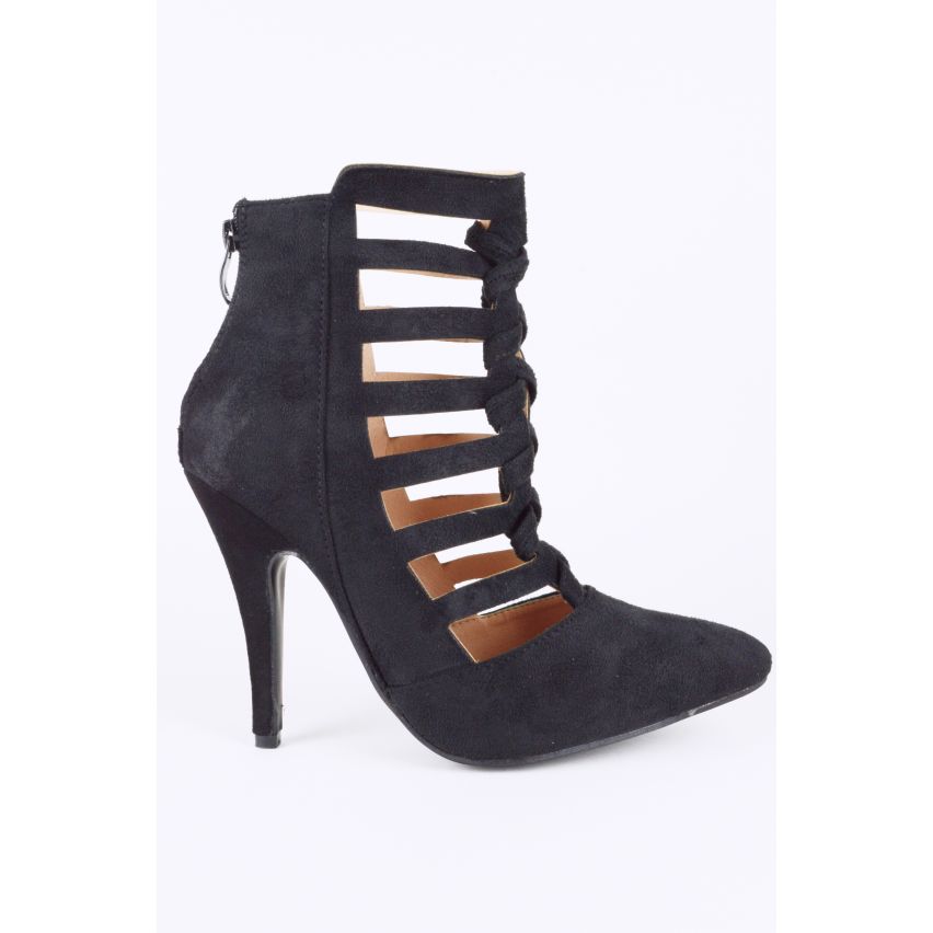 Lovemystyle avec cage talons sandales en noir avec bout fermé