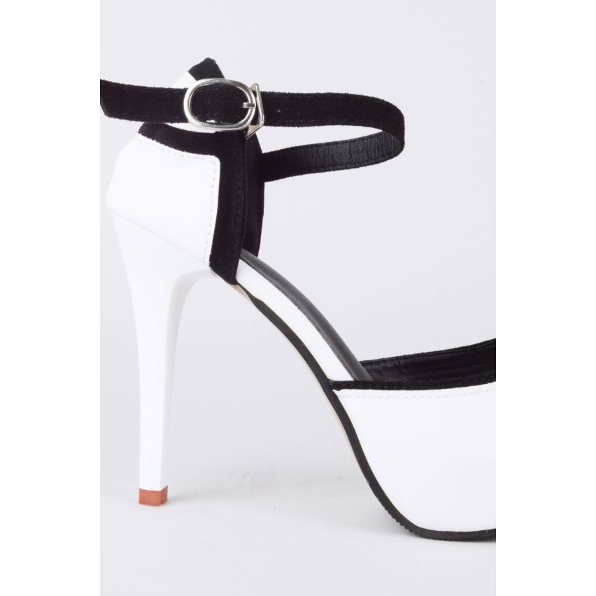 Talons de plate-forme de Peep-toe Lovemystyle Monochrome